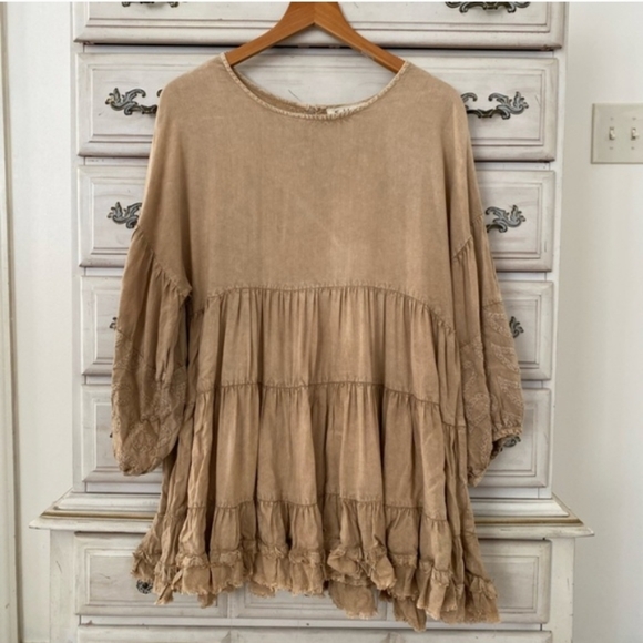 Solitaire Tops - Solitaire embroidered gold tan peplum bohemian 2/4 sleeve blouse tunic small